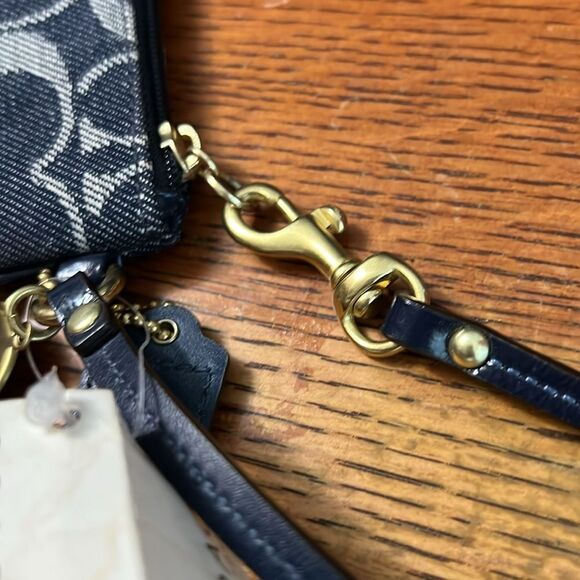 NWT Coach F41718 Signature Legacy Stripe Denim Wristlet Pouch - Picture 13 of 16